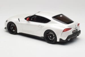 Toyota GR Supra A90 Fuji Speedway Edition White Pearl Metallic GT Spirit 1:18 GT341 Sveķi — attēls 5 no 6