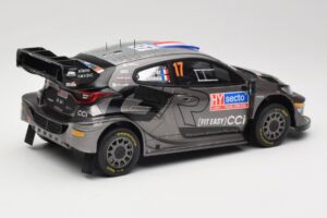 Toyota GR Yaris Rally1 #17 Toyota Gazoo Racing WRT S. Ogier / V. Landais Rally Finland 2024 IXO 1:18 18RMC216 Metāls — attēls 2 no 6