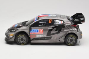 Toyota GR Yaris Rally1 #17 Toyota Gazoo Racing WRT S. Ogier / V. Landais Rally Finland 2024 IXO 1:18 18RMC216 Metāls — attēls 3 no 6