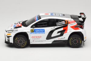 Toyota GR Yaris Rally2 #37 Y. Yamamoto Rally Finland 2024 IXO 1:18 18RMC212A Metāls — attēls 3 no 6