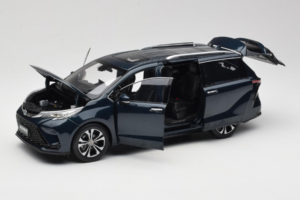 Toyota Granvia Tumši Zils OEM 1:18 FCL22GR803 Metāls — attēls 2 no 8