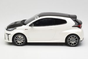 Toyota GRMN Yaris Rally Package Balts Otto 1:18 OT1071 Sveķi — attēls 3 no 6