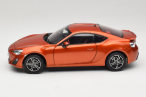 Toyota GT86 Sarkans Century Dragon 1:18 CD01 Metāls — attēls 4 no 8