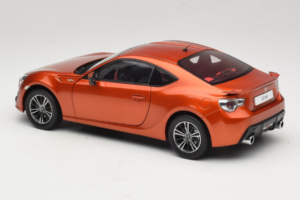 Toyota GT86 Sarkans Century Dragon 1:18 CD01 Metāls — attēls 7 no 8