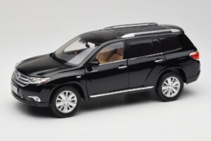 Toyota Highlander XU40 Melns Paudi Model 1:18 2043612-B1 Metāls