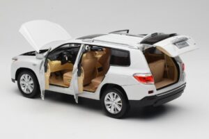 Toyota Highlander XU40 Balts Paudi Model 1:18 2043612-W1 Metāls — attēls 5 no 8