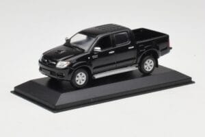 Toyota Hilux Melns Minichamps 1:43 400166662 Metāls — attēls 2 no 4