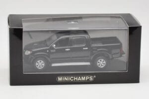 Toyota Hilux Melns Minichamps 1:43 400166662 Metāls — attēls 4 no 4