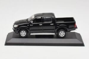 Toyota Hilux Melns Minichamps 1:43 400166662 Metāls