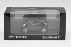 Toyota iQ Melns Mica Minichamps 1:43 403166803 Metāls — attēls 4 no 4