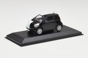 Toyota iQ Melns & Balts Geneva Motor Show 2009 Minichamps 1:43 400166801 Metāls — attēls 2 no 4