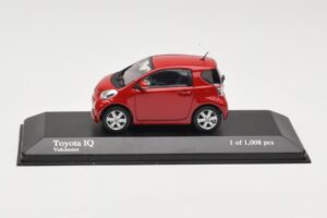 Toyota iQ Sarkans Minichamps 1:43 400166800 Metāls