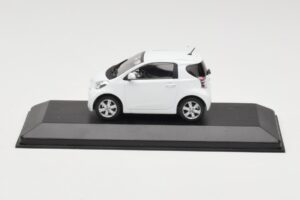 Toyota iQ Balts Minichamps 1:43 TOYOTA009 Metāls