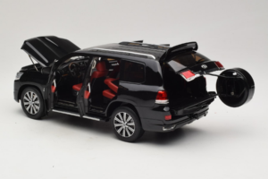 Toyota Land Cruiser LC200 Melns Kengfai 1:18 KF024-13 Metāls — attēls 5 no 8