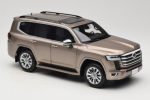 Toyota Land Cruiser LC300 ZX Zeltains LCD 1:18 LCD18013-ZX-GO Metāls — attēls 6 no 8
