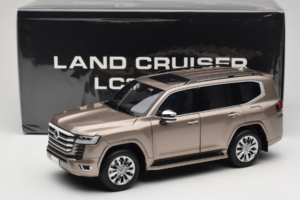 Toyota Land Cruiser LC300 ZX Zeltains LCD 1:18 LCD18013-ZX-GO Metāls — attēls 8 no 8