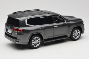 Toyota Land Cruiser LC300 ZX Pelēks LCD 1:18 LCD18013-ZX-GR Metāls — attēls 3 no 8