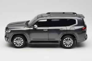 Toyota Land Cruiser LC300 ZX Pelēks LCD 1:18 LCD18013-ZX-GR Metāls — attēls 4 no 8