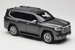 Toyota Land Cruiser LC300 ZX Pelēks LCD 1:18 LCD18013-ZX-GR Metāls — attēls 6 no 8