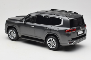 Toyota Land Cruiser LC300 ZX Pelēks LCD 1:18 LCD18013-ZX-GR Metāls — attēls 7 no 8