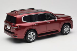 Toyota Land Cruiser LC300 ZX Sarkans LCD 1:18 LCD18013-ZX-RE Metāls — attēls 3 no 8