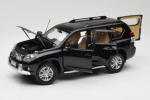 Toyota Land Cruiser Prado J150 Melns Paudi Model 1:18 623132-BK Metāls — attēls 2 no 8