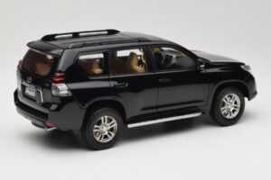 Toyota Land Cruiser Prado J150 Melns Paudi Model 1:18 623132-BK Metāls — attēls 3 no 8