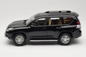 Toyota Land Cruiser Prado J150 Melns Paudi Model 1:18 623132-BK Metāls — attēls 4 no 8