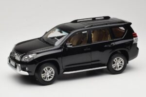 Toyota Land Cruiser Prado J150 Melns Paudi Model 1:18 623132-BK Metāls