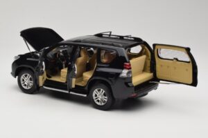Toyota Land Cruiser Prado J150 Melns Paudi Model 1:18 623132-BK Metāls — attēls 5 no 8