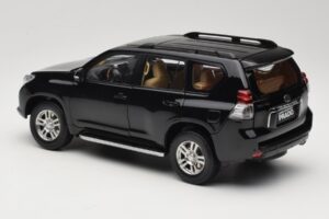 Toyota Land Cruiser Prado J150 Melns Paudi Model 1:18 623132-BK Metāls — attēls 7 no 8