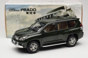 Toyota Land Cruiser Prado J150 Zaļš Paudi Model 1:18 623132-GR Metāls — attēls 8 no 8