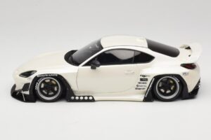 Toyota Pandem GR86 ZN8 Crystal White GT Spirit 1:18 GT498 Sveķi — attēls 3 no 6