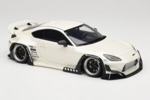 Toyota Pandem GR86 ZN8 Crystal White GT Spirit 1:18 GT498 Sveķi — attēls 4 no 6