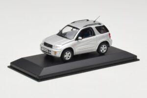Toyota RAV4 XA20 Sudrabs Gaišs Salons Minichamps 1:43 31434205 Metāls — attēls 2 no 4