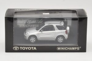 Toyota RAV4 XA20 Sudrabs Gaišs Salons Minichamps 1:43 31434205 Metāls — attēls 4 no 4