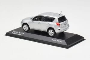 Toyota RAV4 XA30 Sudrabs Minichamps 1:43 400166570 Metāls — attēls 3 no 4