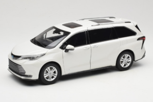 Toyota Sienna XL30 Balts OEM 1:18 TOYOTA013 Metāls