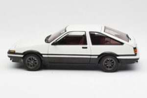 Toyota Sprinter Trueno AE86 New Initial D Movie Legend 1 AUTOart 1:18 78798 Metāls — attēls 4 no 8
