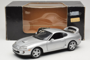 Toyota Supra A80 Sudrabs Kyosho 1:18 8847 Metāls — attēls 8 no 8