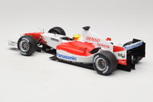 Toyota TF105 #17 R. Schumacher Panasonic Toyota Racing Showcar 2005 Minichamps 1:18 100050087 Metāls — attēls 5 no 7
