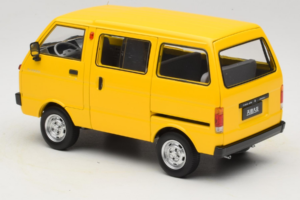 Toyota TJ110 Tianjin Huali Dzeltens OEM 1:18 TOYOTA014 Metāls — attēls 7 no 8