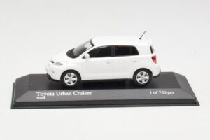 Toyota Urban Cruiser Balts Minichamps 1:43 400166960 Metāls