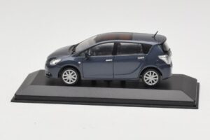 Toyota Verso Grey Metallic Minichamps 1:43 TOYOTA011 Metāls