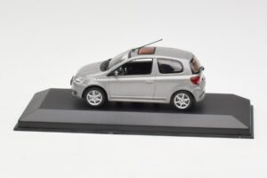 Toyota Yaris XP10 TS Pelēks Minichamps 1:43 TOYOTA007 Metāls