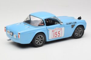 Triumph TR4 Rally Car Revell 1:18 8773 Metāls — attēls 3 no 8