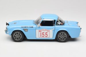 Triumph TR4 Rally Car Revell 1:18 8773 Metāls — attēls 4 no 8