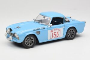 Triumph TR4 Rally Car Revell 1:18 8773 Metāls