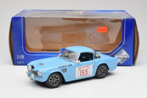 Triumph TR4 Rally Car Revell 1:18 8773 Metāls — attēls 8 no 8