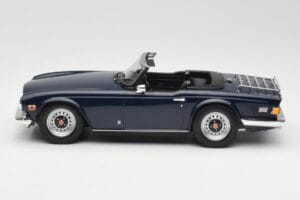 Triumph TR6 PI Tumšzils Minichamps 1:18 155132032 Metāls — attēls 3 no 6
